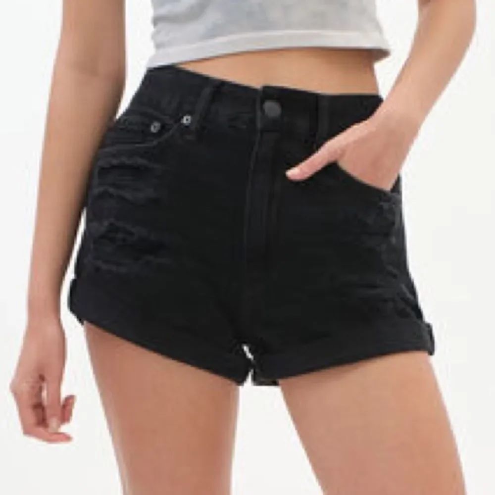 ✨ High-Rise Denim Mom Shorts✨ - Picture 4 of 8